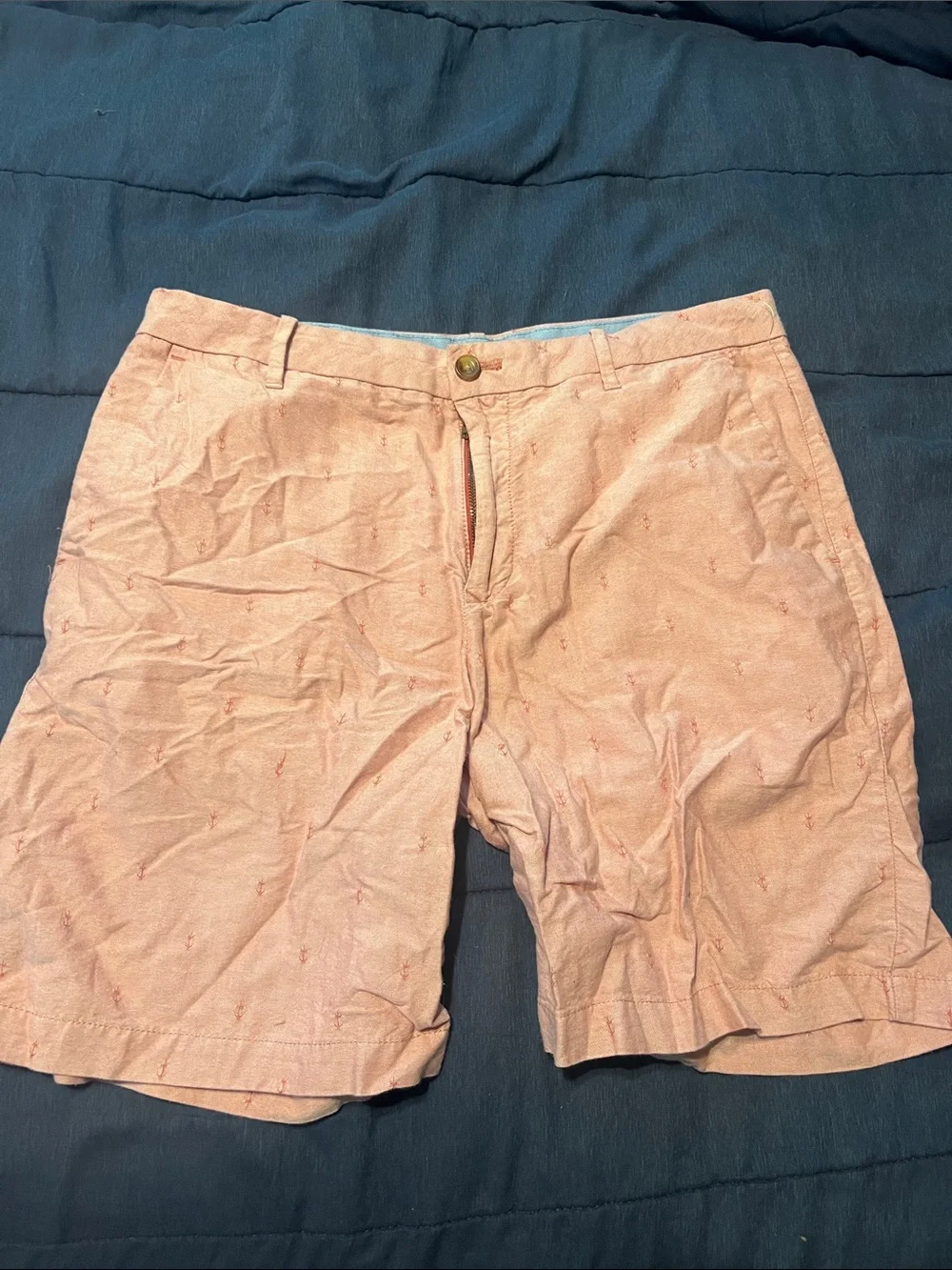 Izod Men's Peach Shorts with Subtle Embroidery